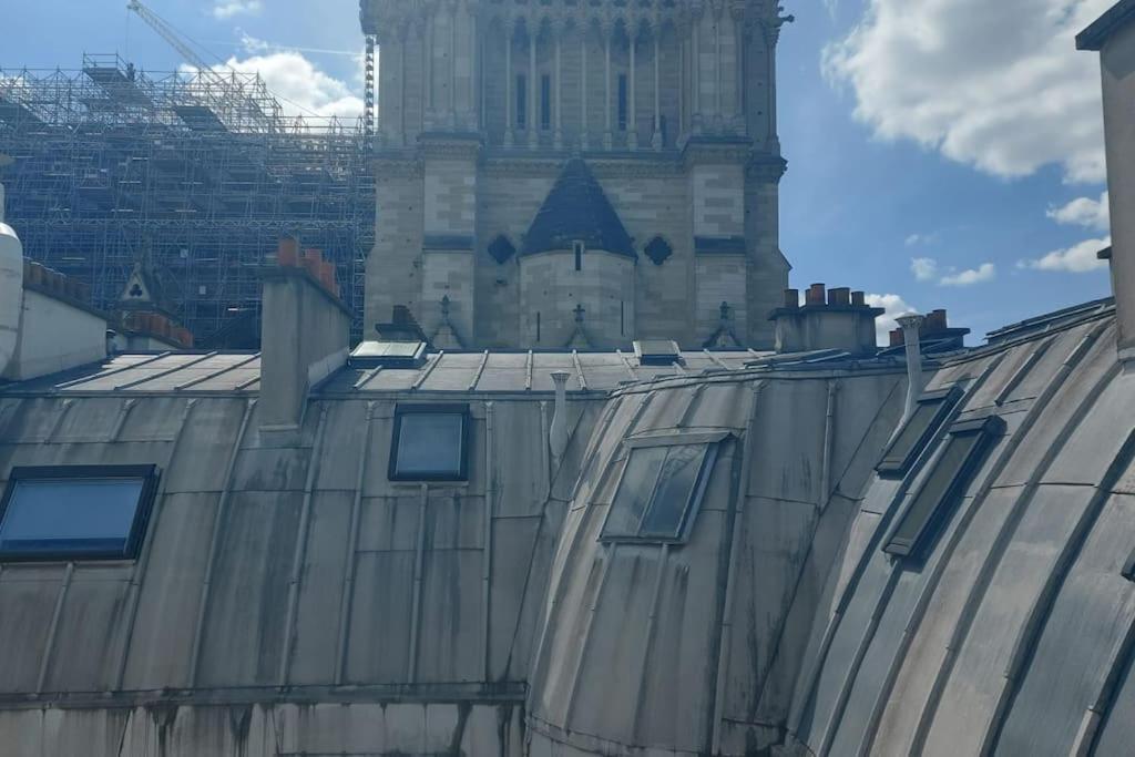Duplex Notre-Dame De Paris Lägenhet Exteriör bild
