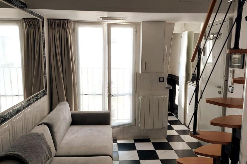 Duplex Notre-Dame De Paris Lägenhet Exteriör bild